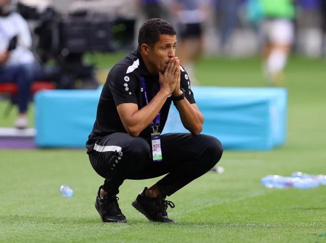 华体会体育官方皇马的赞助商-离谱！亚洲杯亚军主帅提前宣布辞职 曾炮轰环境差